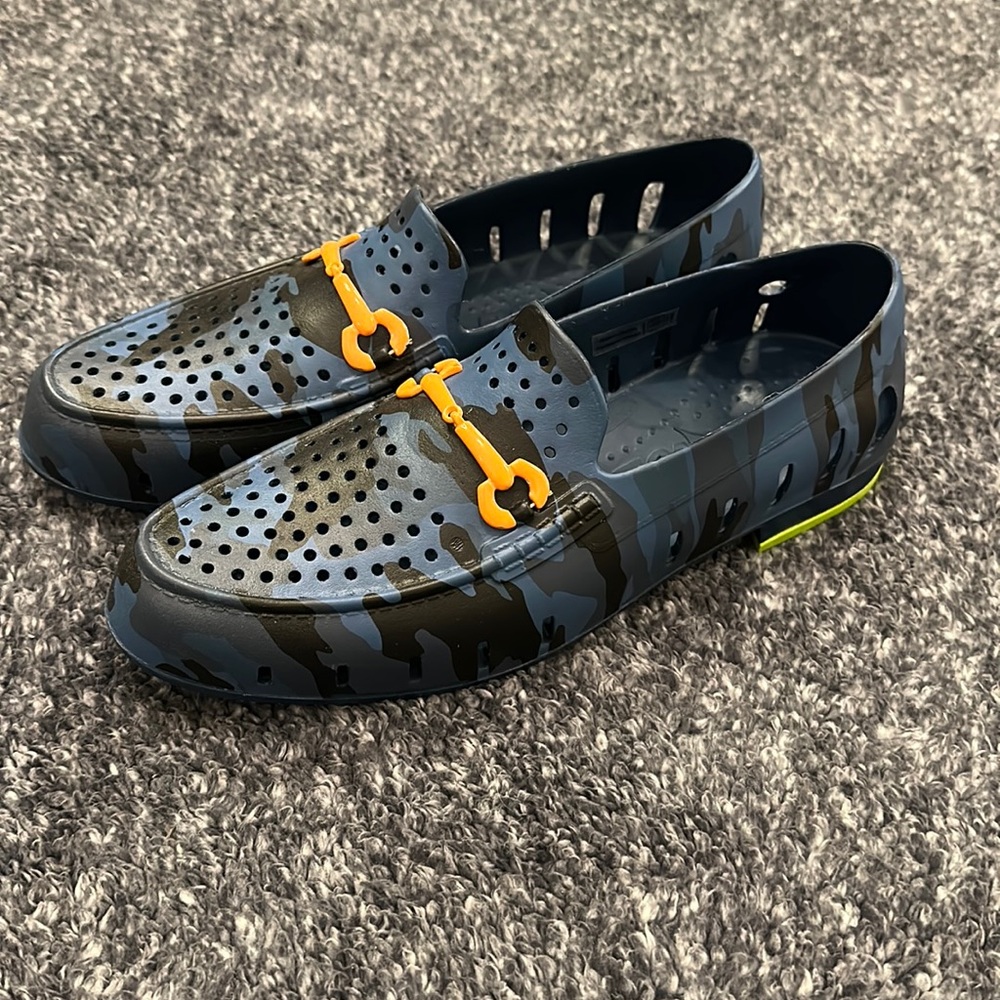 NWOT Floafer boat shoes